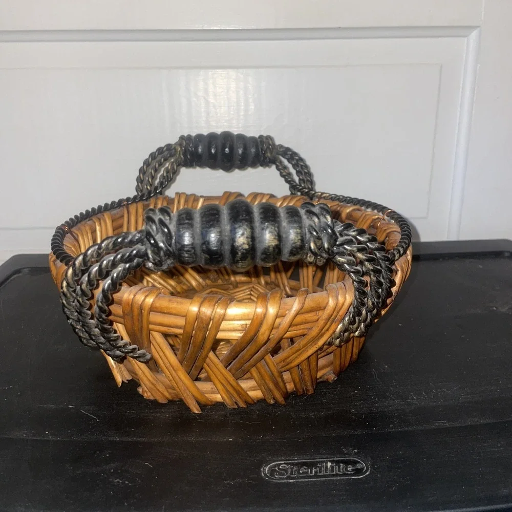 Rattan Basket With Wire Handles‎ And Rim